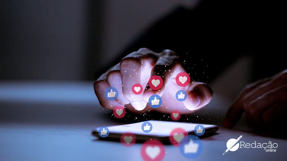 O problema da nomofobia (vício em redes sociais) no cotidiano | Tema de redação