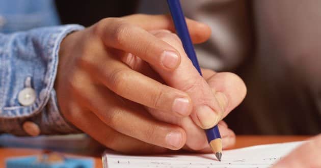 Tema de Redação: Meios para superar o analfabetismo funcional