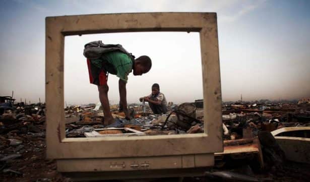 Tema de Redação: Tecnologia une ou separa as diferentes classes sociais?