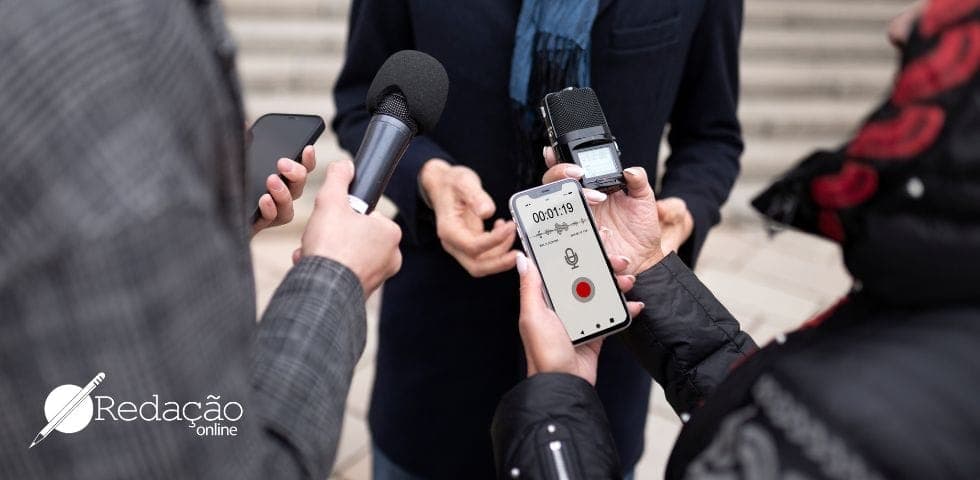 jornalistas fazendo entrevista