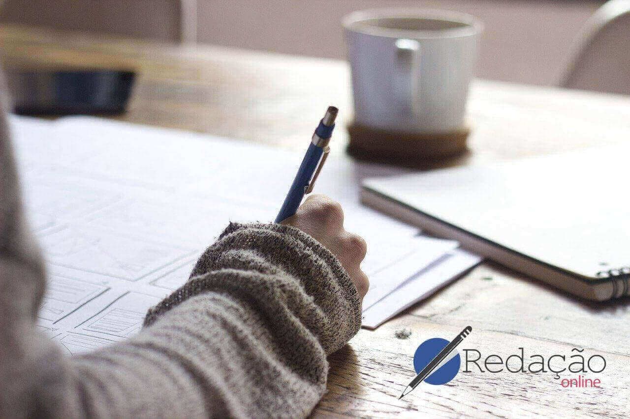 escrevendo uma redação palavras para evitar usar