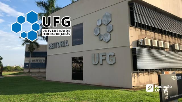Estudante se preparando para o Vestibular UFG 2027 com caderno, edital e materiais de redação