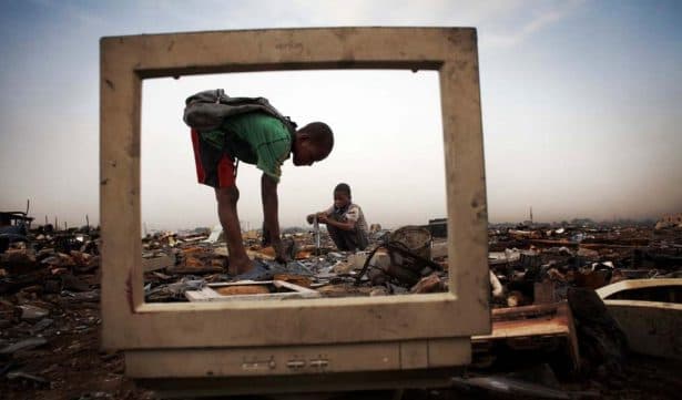 Tema de Redação: Tecnologia une ou separa as diferentes classes sociais?